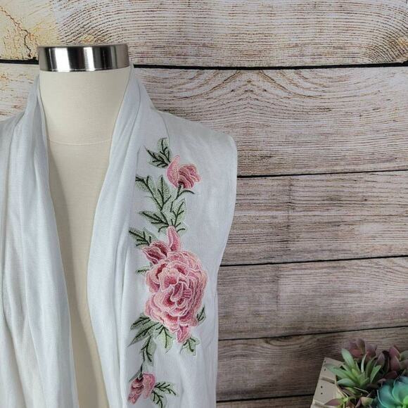 NWT Joseph A. Women's White Floral Embroidered Open Front Cardigan Size XL - Picture 2 of 10